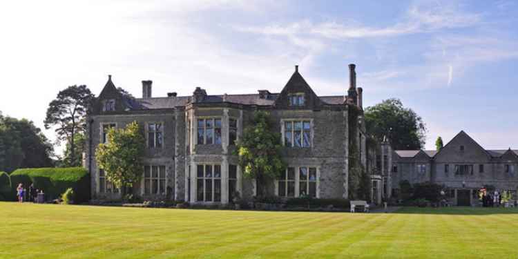 Miskin Manor Hotel