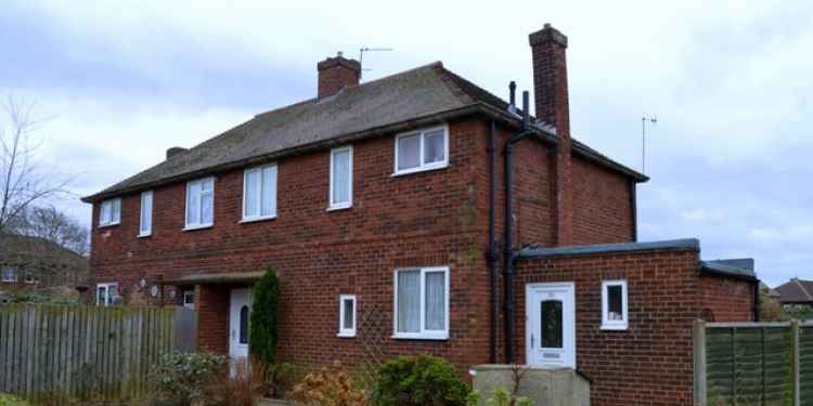 30 East Drive, Pontefract