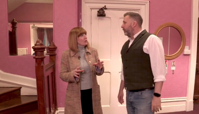 Yvette Fielding & Glen Hunt At The Old House