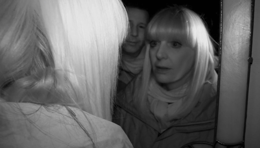 Yvette Fielding Scrying - Most Haunted, Oakwell House