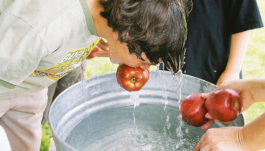 Apple Bobbing