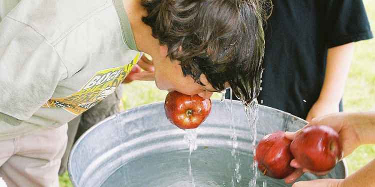 Apple Bobbing