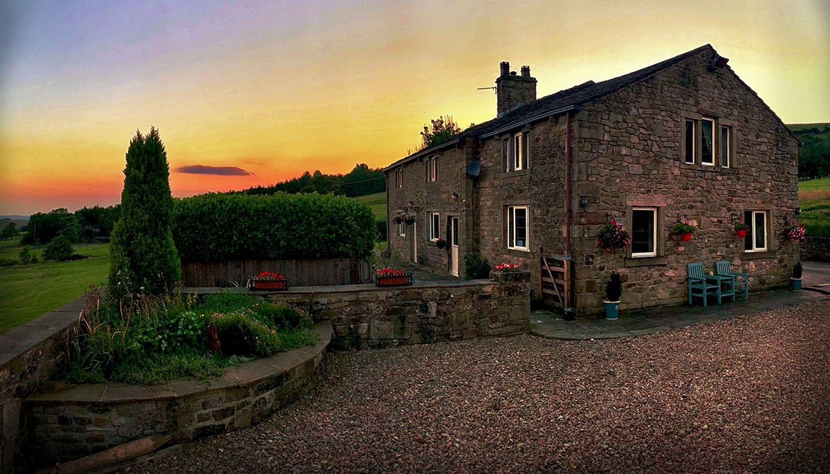 The Haunted Hunts At Pendle Hill - Lower Well Head Farm