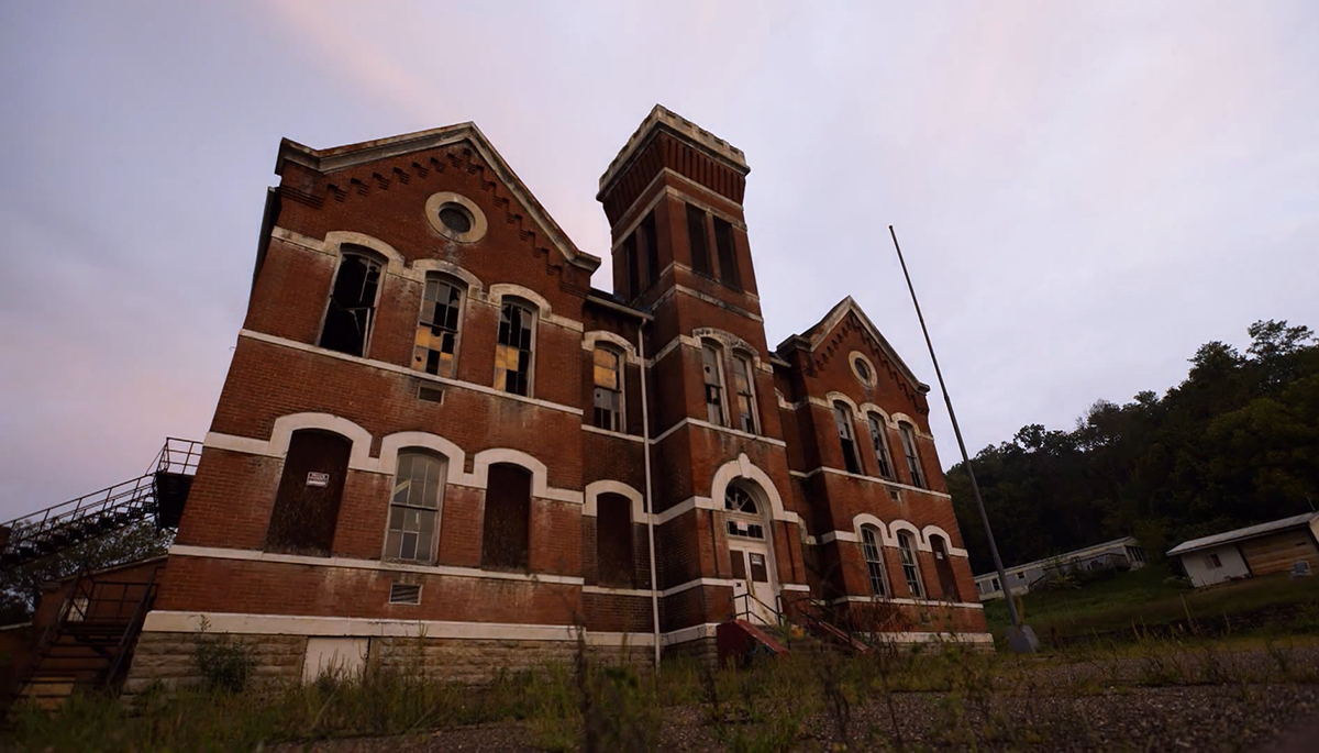 Paranormal Lockdown US: Higginsport School