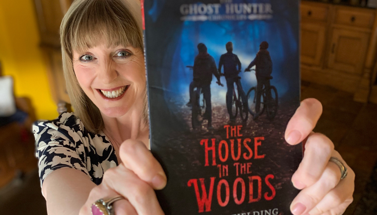 Yvette Fielding 'The Ghost Hunter Chronicles'