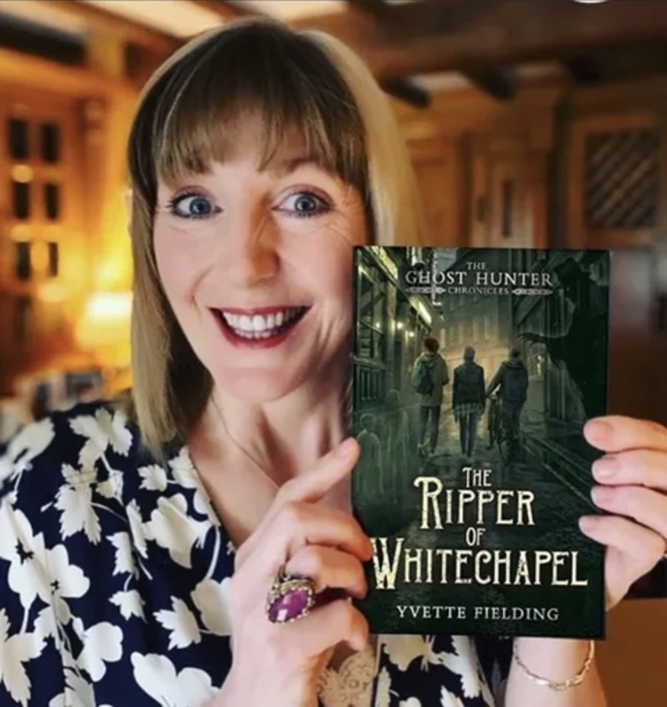 Yvette Fielding - The Ripper of Whitechapel: Ghost Hunter Chronicles