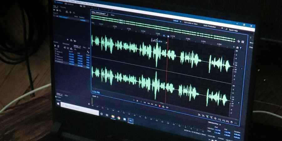 Laptop Sound Wave Editor